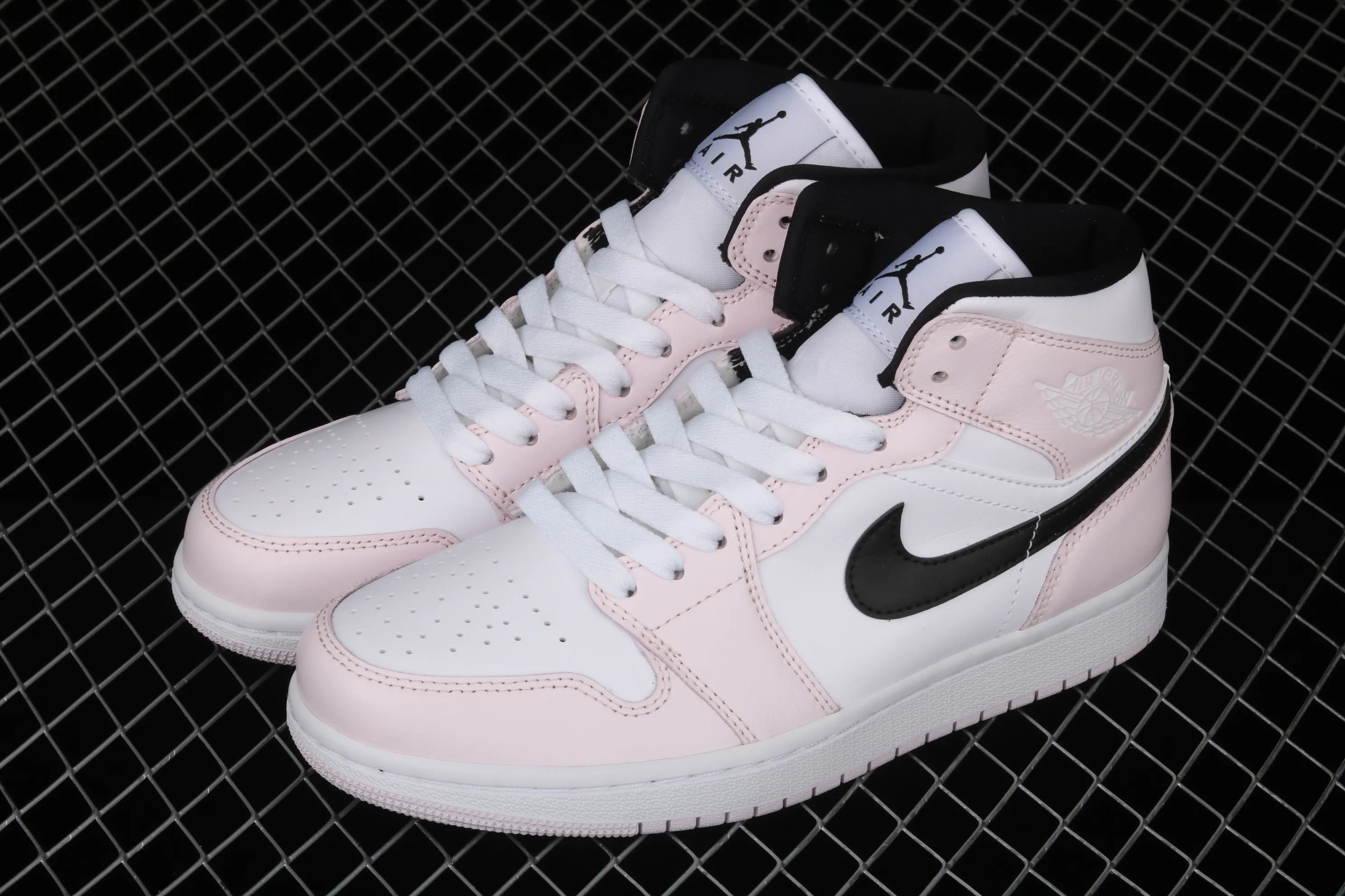 All categories Air Jordan Jordan series basketball shoes Air Jordan 1 Mid G version pure original Air Jordan 1 Mid AJ1 Joe 1 rose pink violet mid-top basketball shoes BQ6472-500